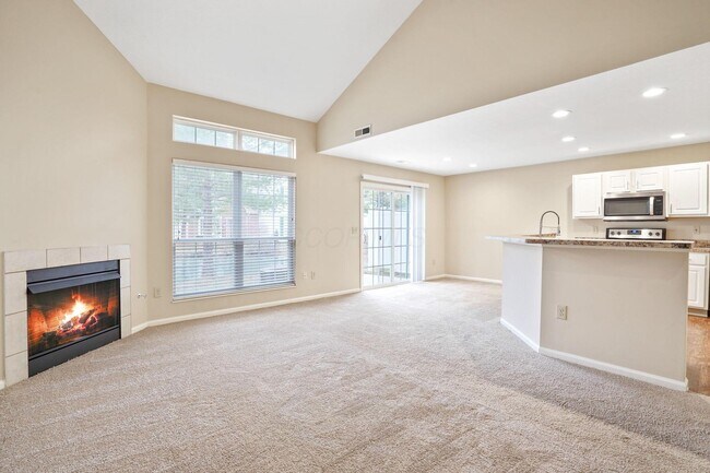 Foto del edificio - 5004 Stratford Pine Ln