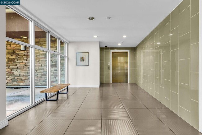 Foto del edificio - 1310 Creekside Dr