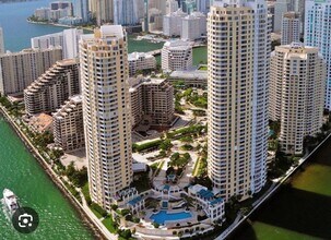 Building Photo - 808 Brickell Key Dr