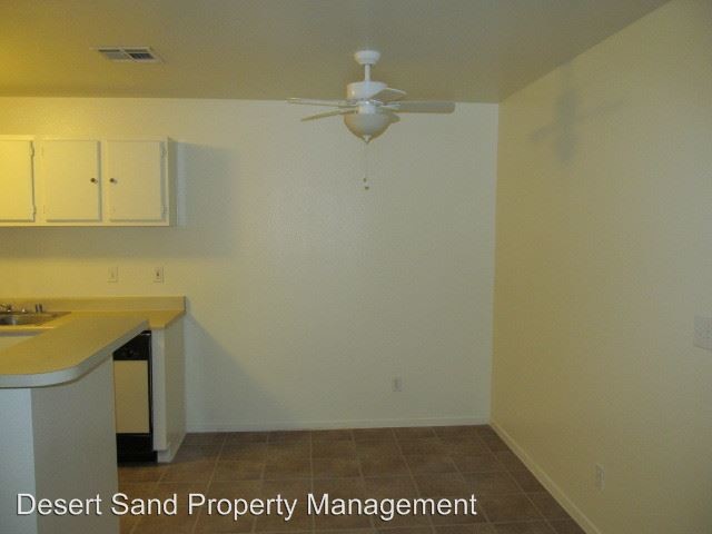Building Photo - 5161 Lindell Rd