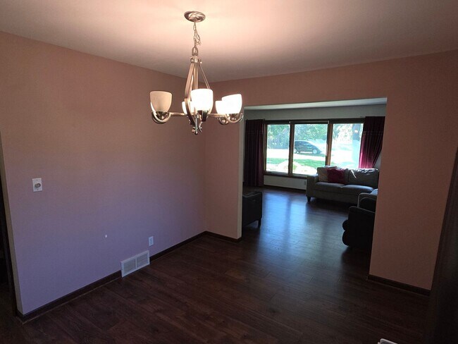 Foto del edificio - Updated 4 bedroom home in Merton