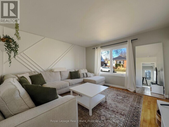 Photo du bâtiment - 181 E 13th St