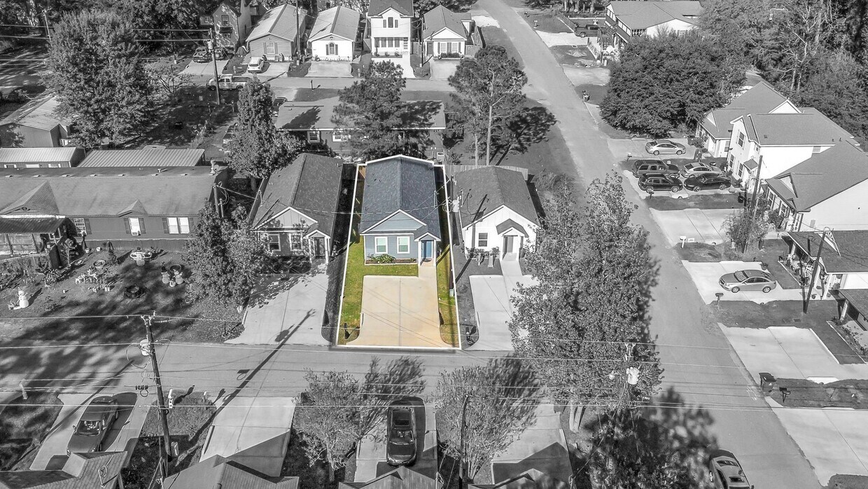 Foto del edificio - 16606 E Forrestal St