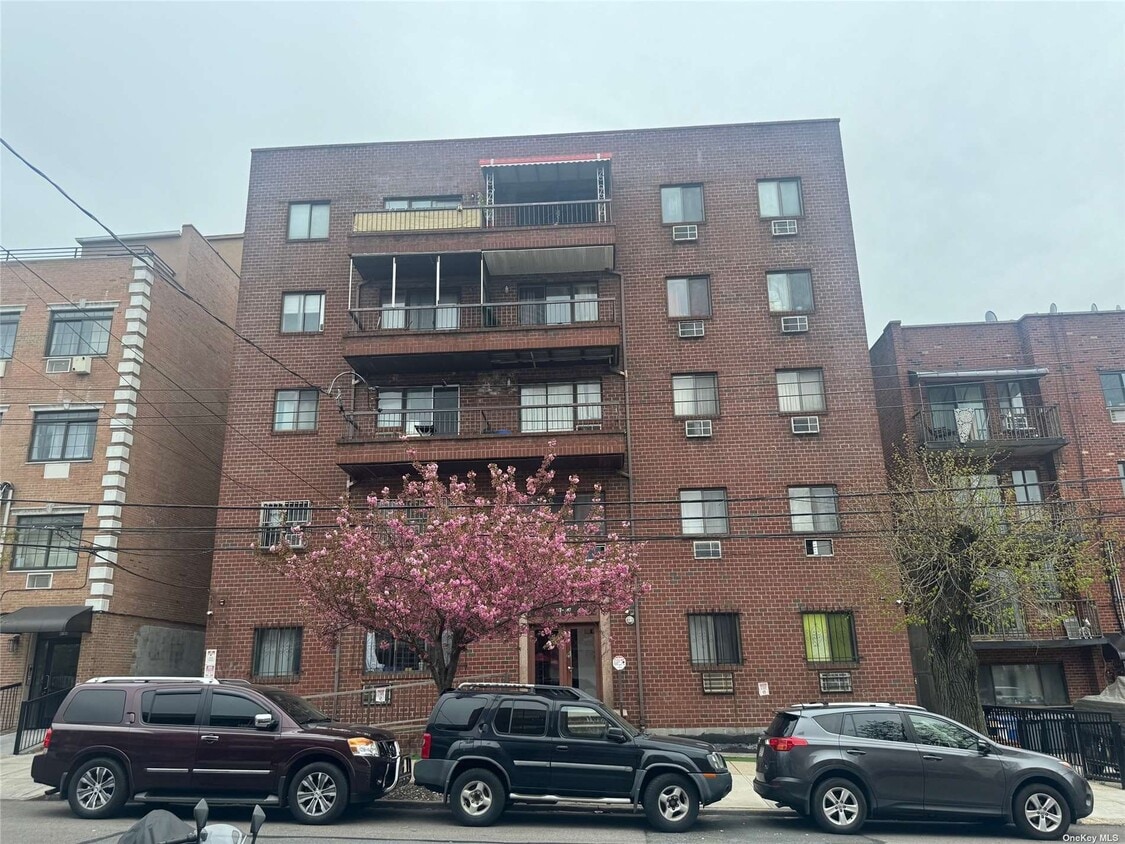 415858 71st St Unit 1C, Queens, NY 11377 Condo for Rent in Queens