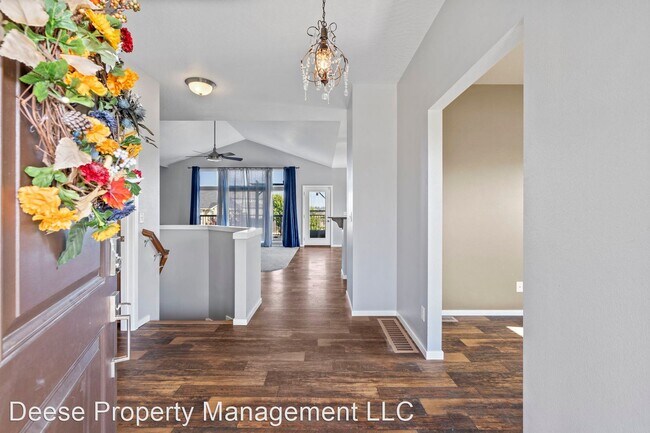 Foto del edificio - 3 br, 3 bath House - 910 W Chaperon Peak D...