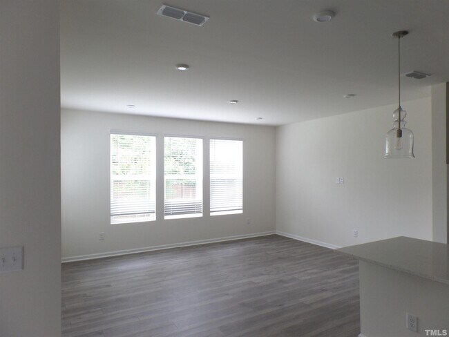 Building Photo - 1648 Brussels Dr