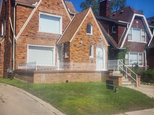 Building Photo - 17145-17147 Santa Rosa Dr