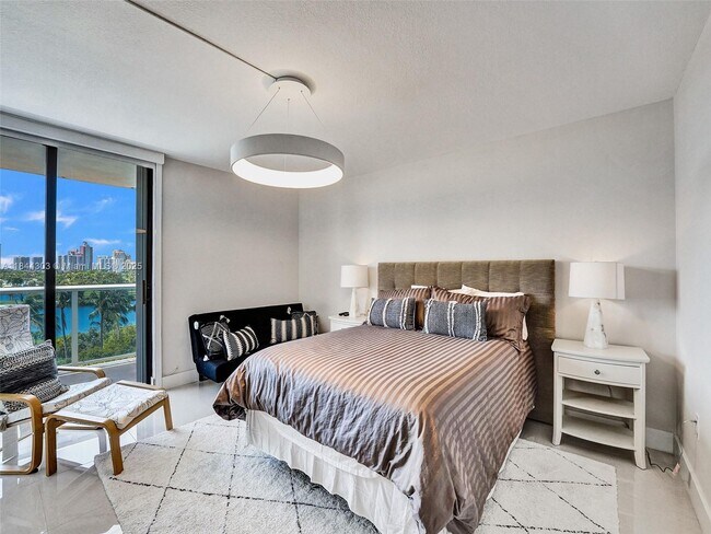 Foto del edificio - 3625 N Country Club Dr