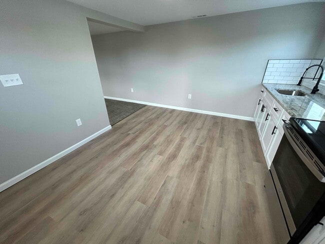 Foto del edificio - 22-24 W Lincoln Hwy