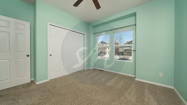 Foto del edificio - Spacious 4-Bedroom Home with Bonus Room and Full Basement!