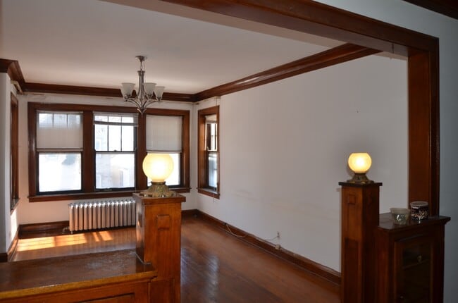 Building Photo - 3352 S Lituanica Ave
