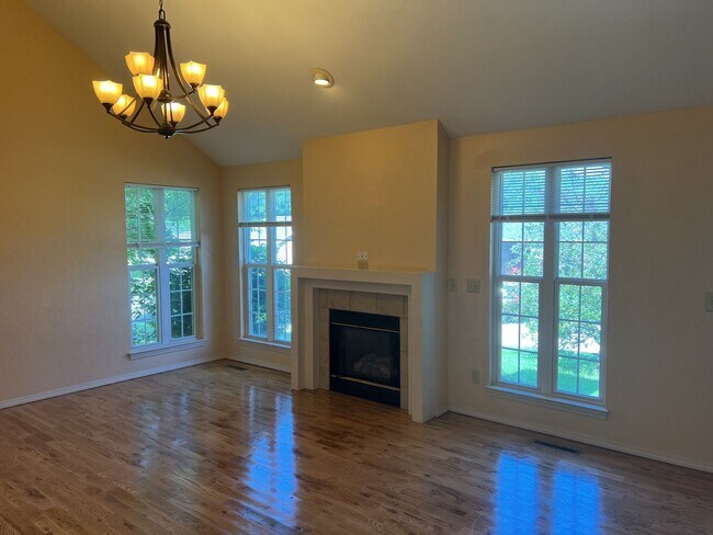 Foto del edificio - 3322 S Lakeside Ave