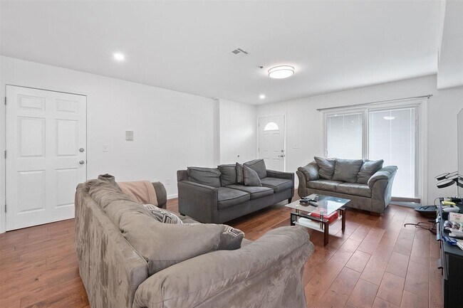 Foto del edificio - 718 23rd St