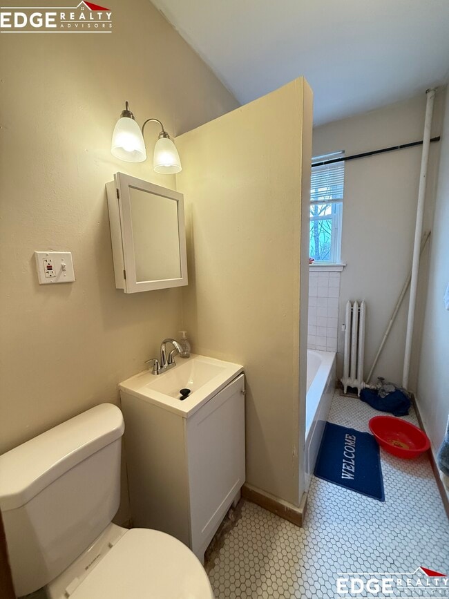 Foto del edificio - 160 Strathmore Rd