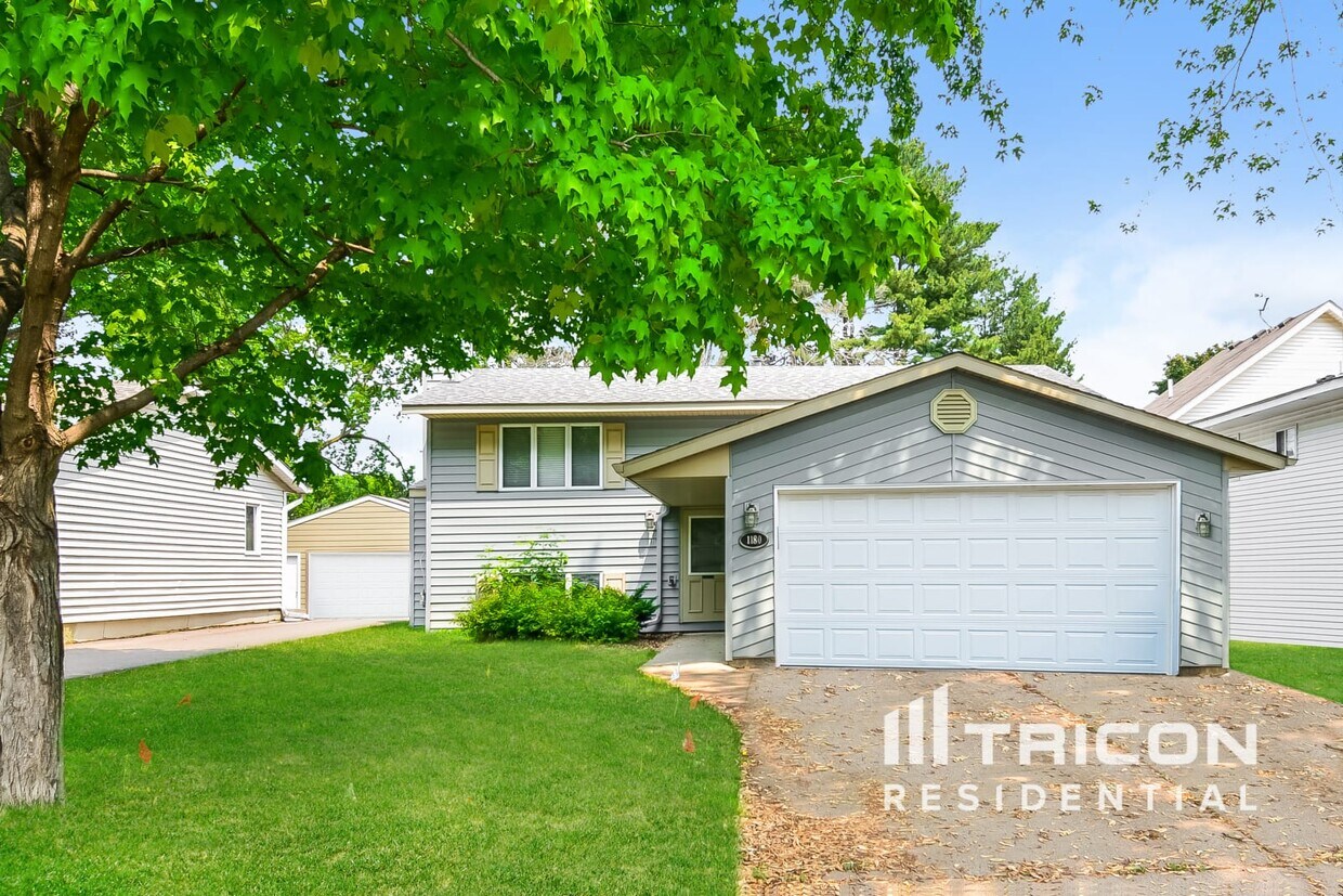 Foto principal - 1180 4th St W