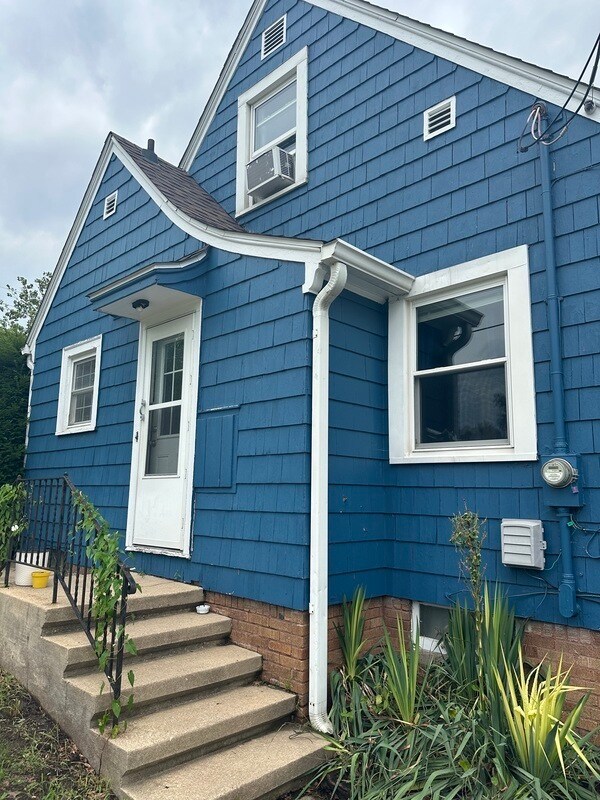 Foto principal - 420 20th St NE