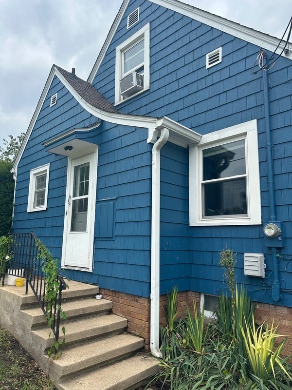 Primary Photo - 420 20th St NE