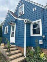 Building Photo - 420 20th St NE