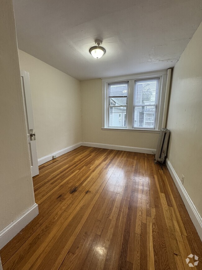 Building Photo - 5 Barrows St