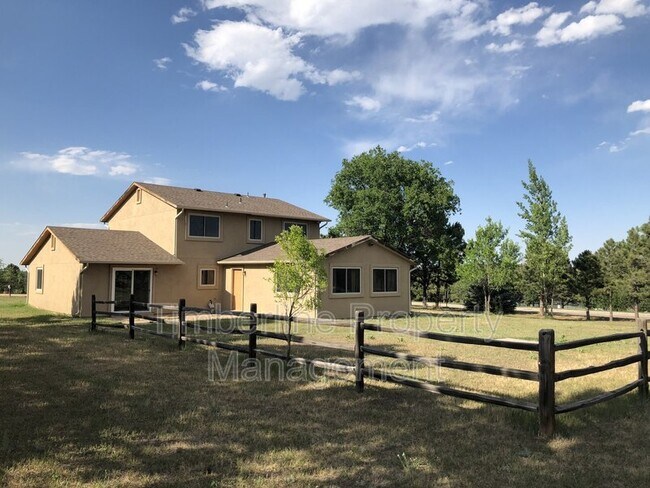 Foto del edificio - 17960 Bakers Farm Rd