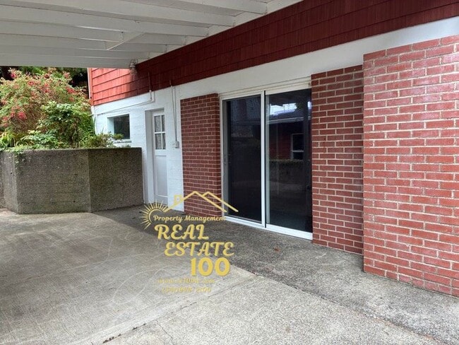 Building Photo - 1751 NW 35th Pl
