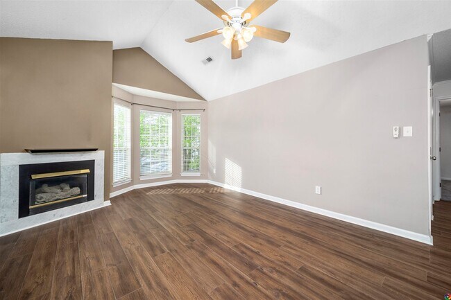 Building Photo - 925 Whistling Swan Dr