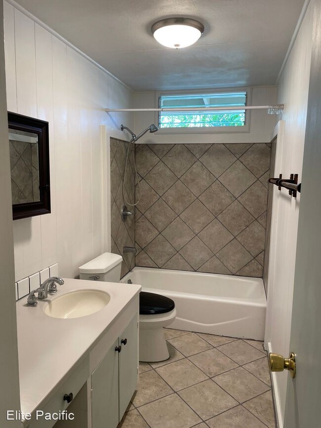 Building Photo - 3 br, 1.5 bath House - 327 Kihapai St