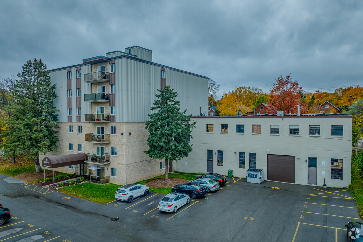 Primary Photo - Waterloo Avenue Apartments