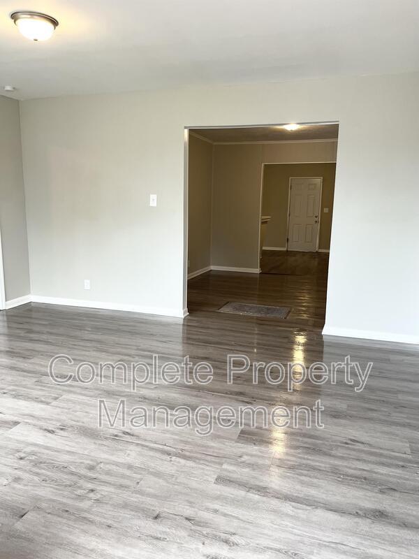 Building Photo - 1637 8th Avenue West