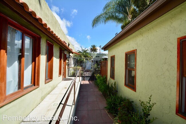 Foto del edificio - 4637-4645 Park Blvd