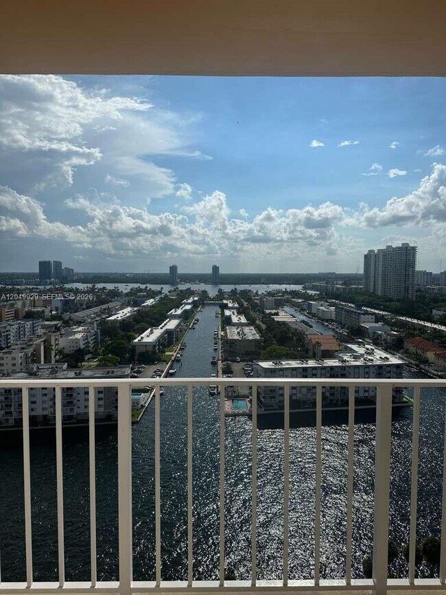 Foto del edificio - 290 174th St