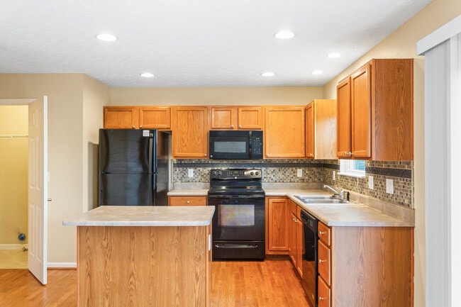 Foto del edificio - 2748 Pebble Creek Way