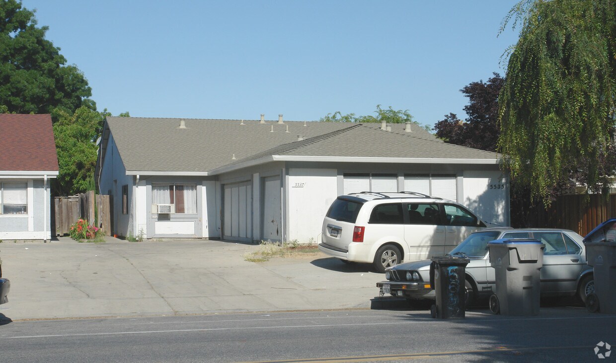 Primary Photo - 5535-5537 Lean Ave