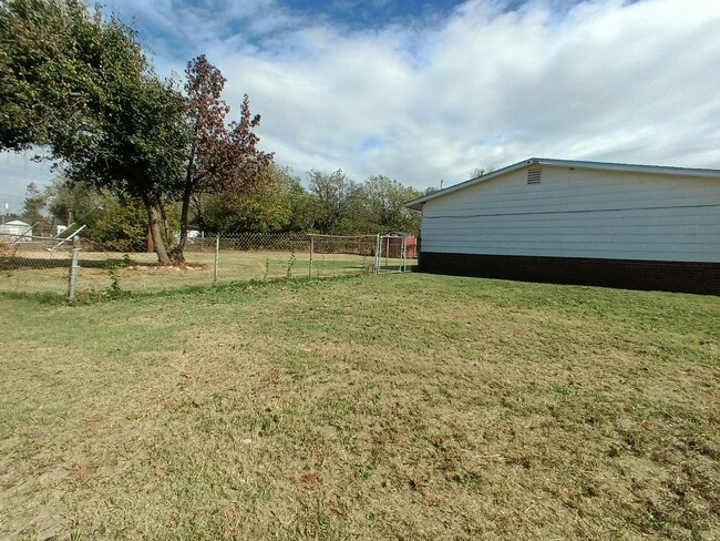 Photo - Epperly Heights School- FIRST FULL MONTH F... House