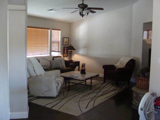 Building Photo - 117 Purple Martin Ct