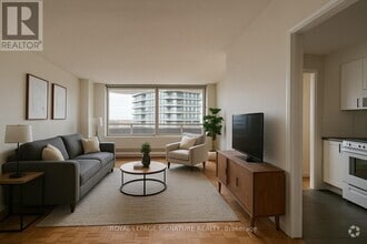 Building Photo - 6200-6200 Bathurst St