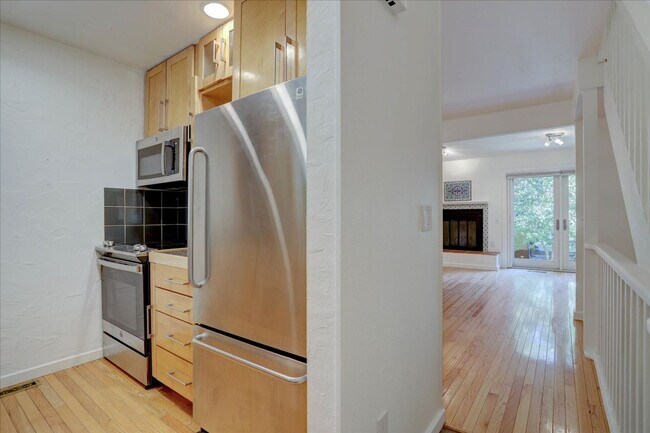 Foto del edificio - Welcome to Your Boulder Oasis at Hickok Place