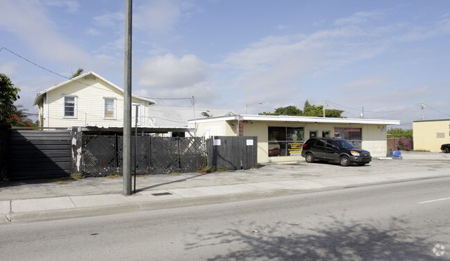 600 43rd St West Palm Beach Fl 33407 Apartments Home Florida West Palm Beach 600 43rd St Primary Photo
