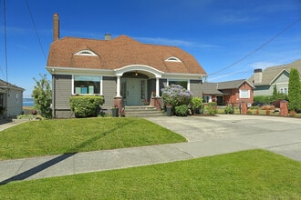 Building Photo - 1112 Grand Ave