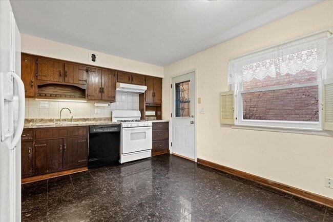 Building Photo - 8247 Kostner Ave