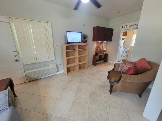 Foto del edificio - 1714 Crowder Rd