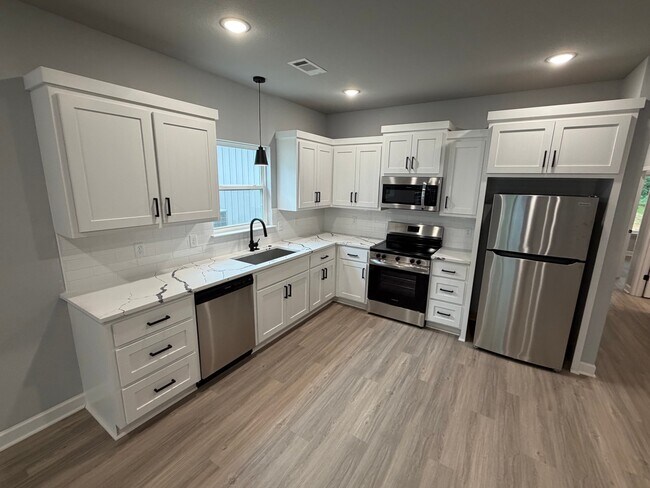 Building Photo - 504 E Sevier St