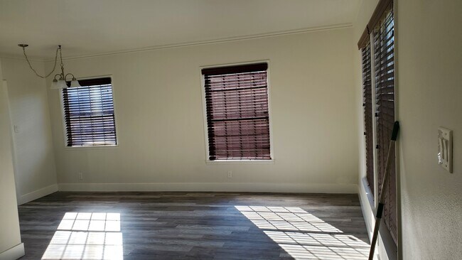 Dining room - 13612 Charlemagne Ave