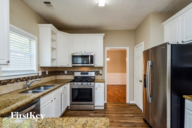 Building Photo - 5357 Beechwood Forest Dr