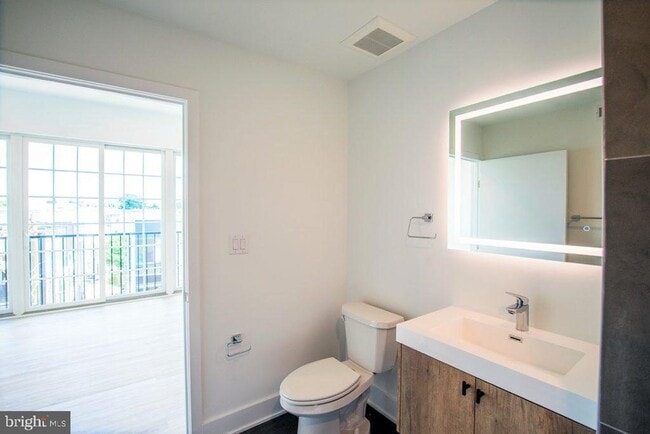 Building Photo - 1324 Frankford Ave