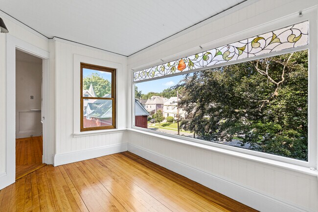 Sunroom - 752 Franklin St
