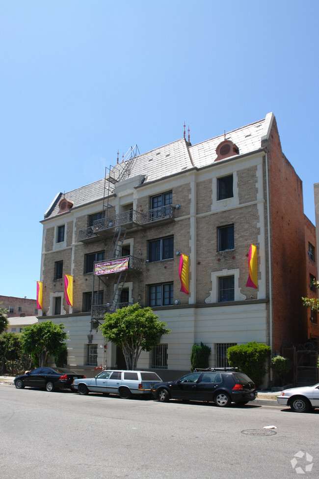 Foto del edificio - St. Andrews Manor Apartments...Charming Ap...