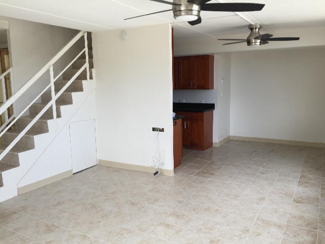 Foto del edificio - MANOALANI 3+den/2.5/2, end unit, split lev...