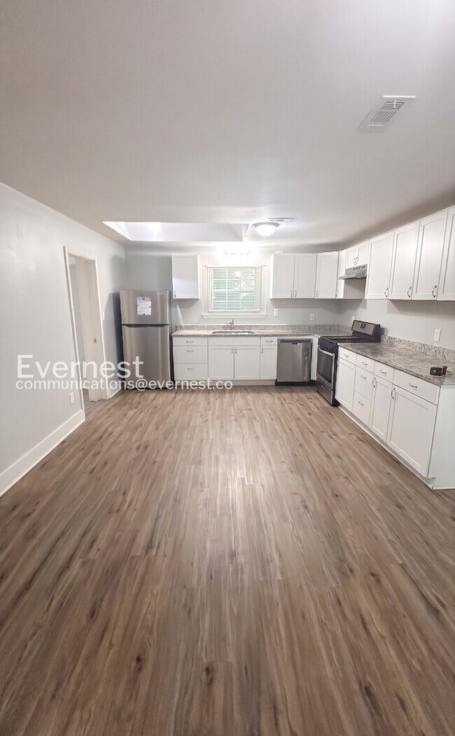 Foto del edificio - 6491 Camp St