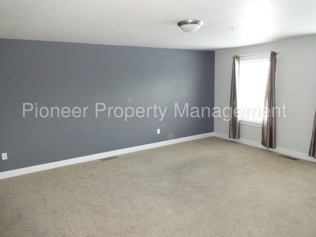 Building Photo - 5411 W 97th Pl
